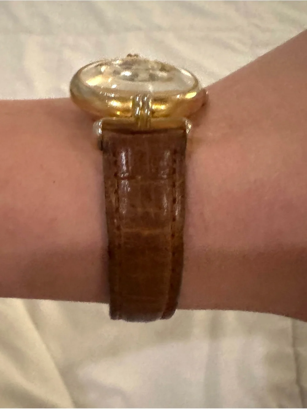 Vintage FOSSIL Women’s Classic Watch Gold-Toned and Cream Face, White Dial